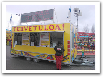 Infokioskivaunuja.